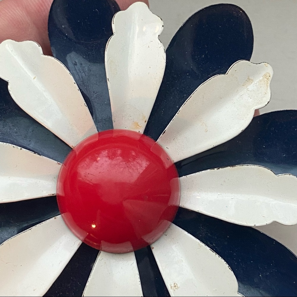 Vintage Americana floral pin - Picture 3 of 8